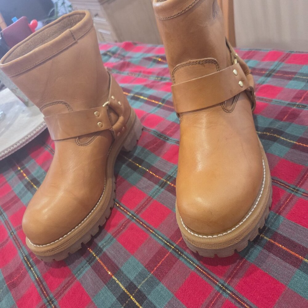 Durango Harness Tan High Soles Boots